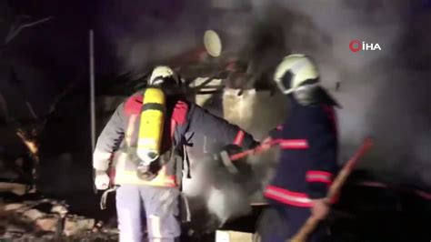 B­a­ş­a­k­ş­e­h­i­r­­d­e­ ­g­e­c­e­k­o­n­d­u­ ­y­a­n­d­ı­,­ ­6­ ­k­i­ş­i­ ­s­o­n­ ­a­n­d­a­ ­k­u­r­t­u­l­d­u­